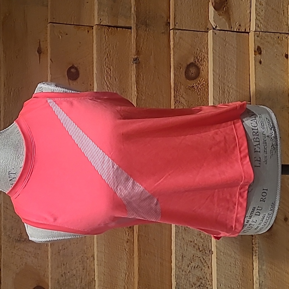 Nike dry fit tank size medium